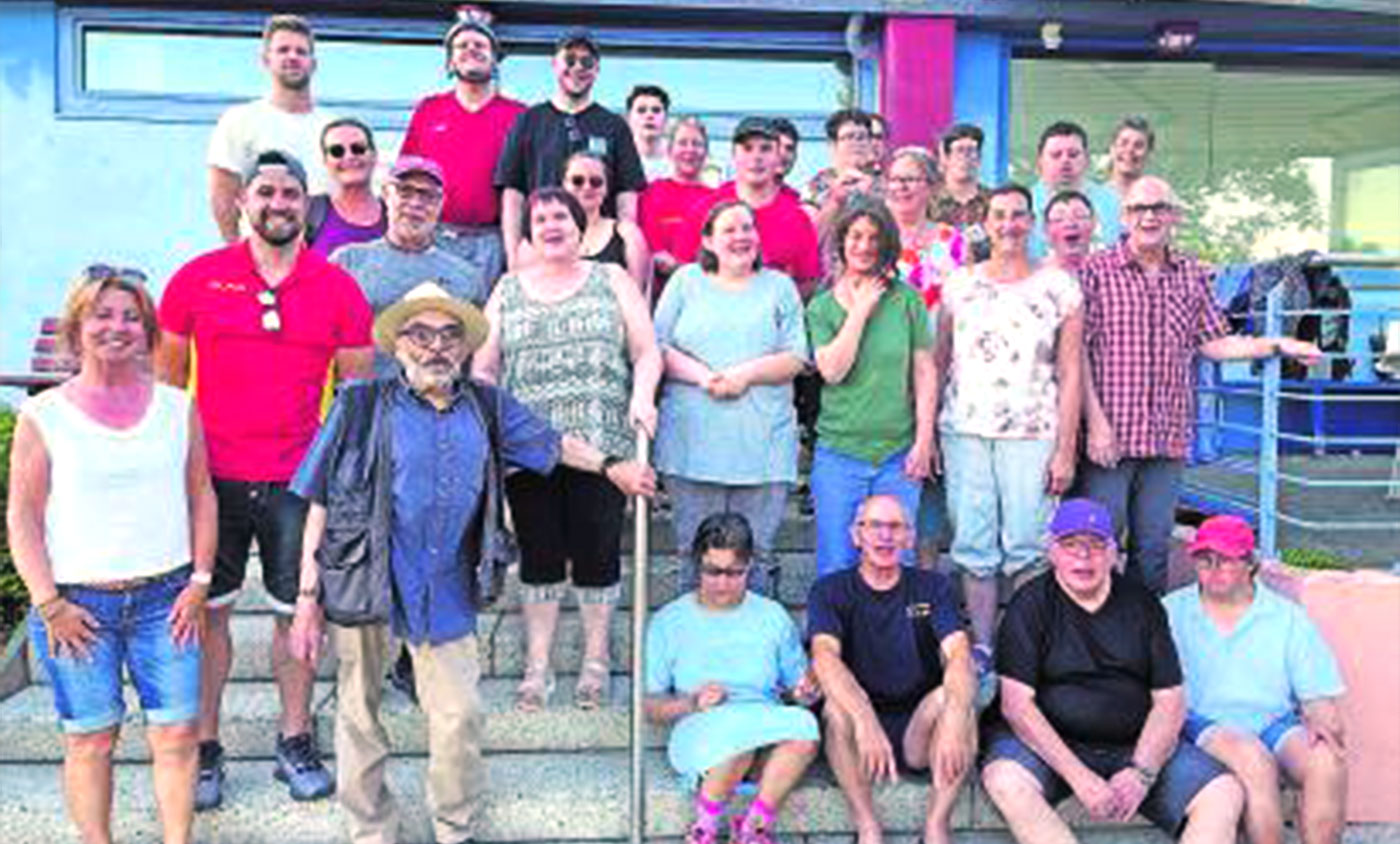 Der „LebMal-Club“ zu Besuch beim Schwimmverein Gelnhausen